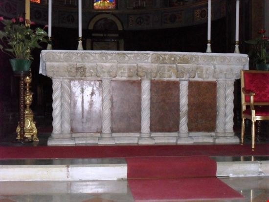Basilica Cattedrale di S. Benedetto  altare maggiore  